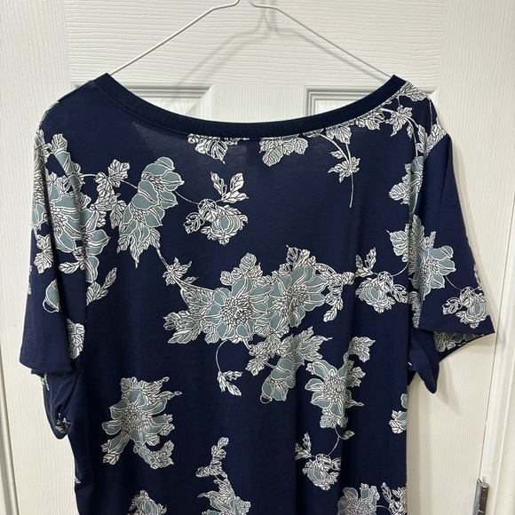 ➕ LuLaRoe Floral Print Christy T V Neck Short Sleeve Top Womens Plus Size 2X - Picture 7 of 8